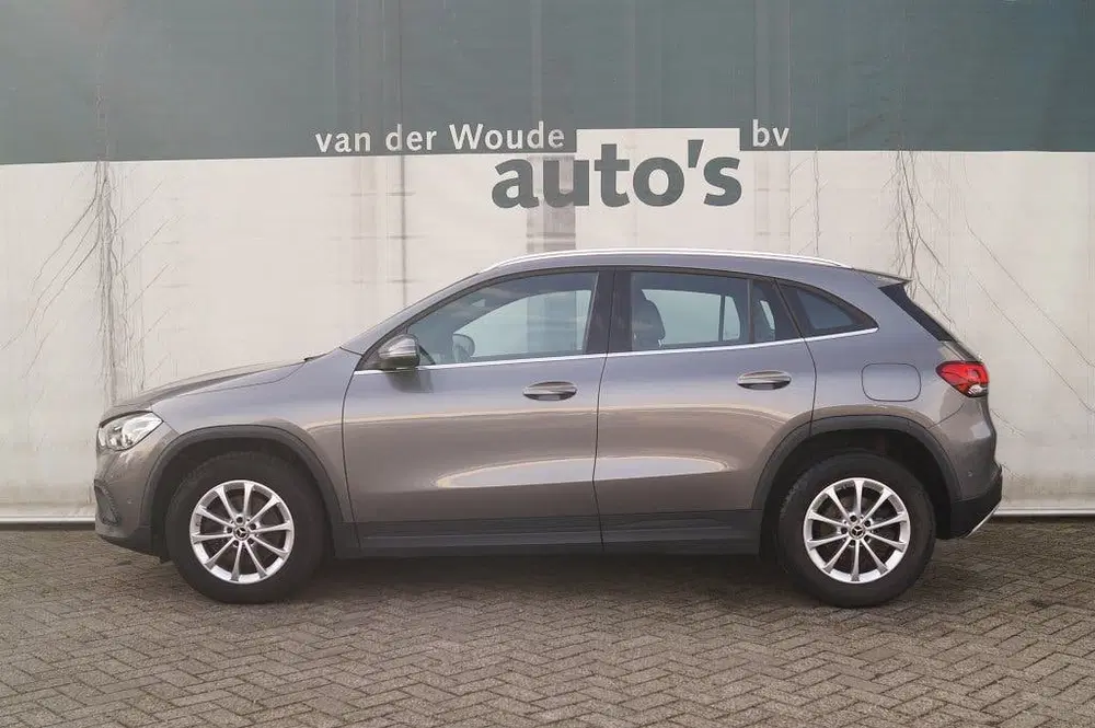 Mercedes-Benz GLA 180d Automaat Business Line -ECC-NAVI-TREK uit 2022