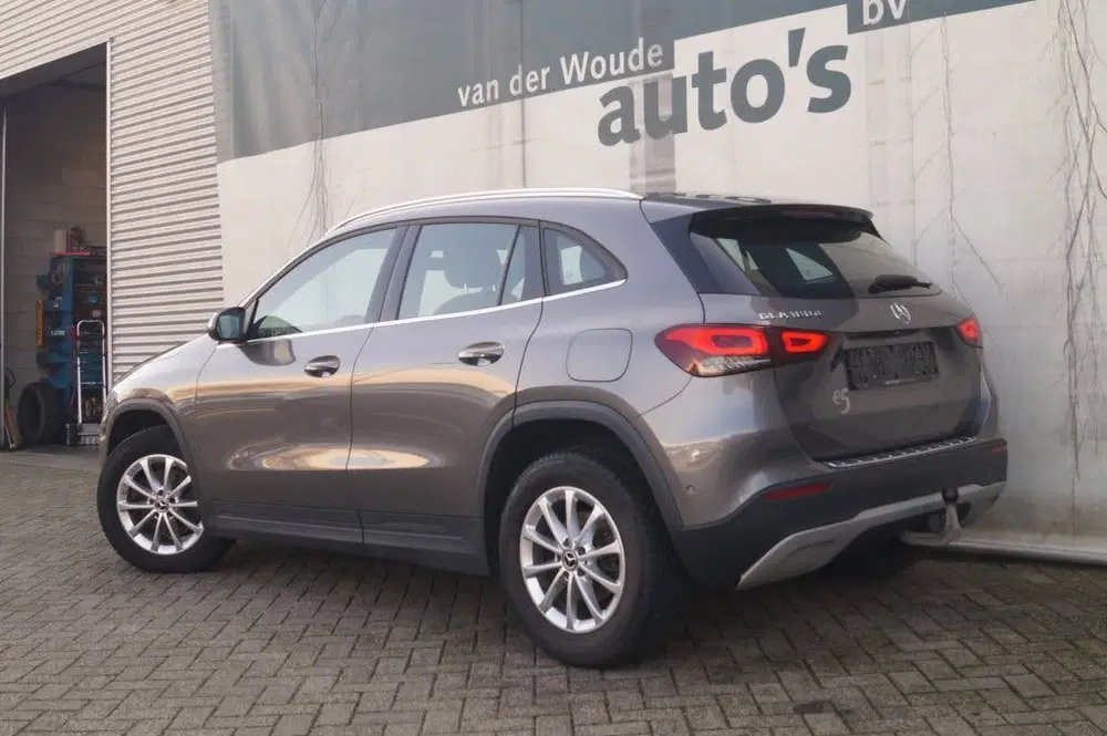 Mercedes-Benz GLA 180d Automaat Business Line -ECC-NAVI-TREK uit 2022, foto 4