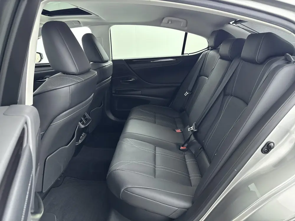 Lexus ES 300h Executive Line Limited | BTW-Auto | Carplay | uit 2021, foto 18