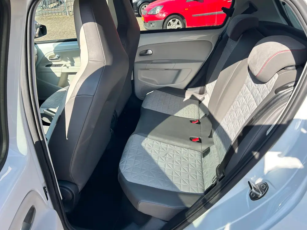 Volkswagen Up! 1.0 beats // 132.000 km // Nieuwe APK ! uit 2020, foto 11