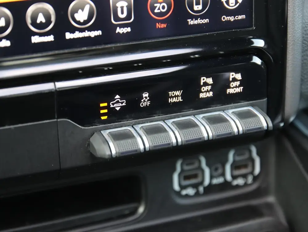 Dodge Ram 1500 5.7 V8 4x4 Crew Cab Laramie | Panoramadak uit 2021, foto 20