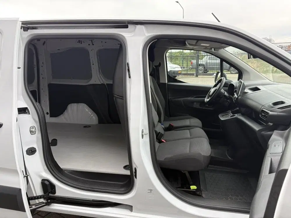 Fiat Doblo E-Doblò 50 kWh 3-zits uit 2023, foto 5