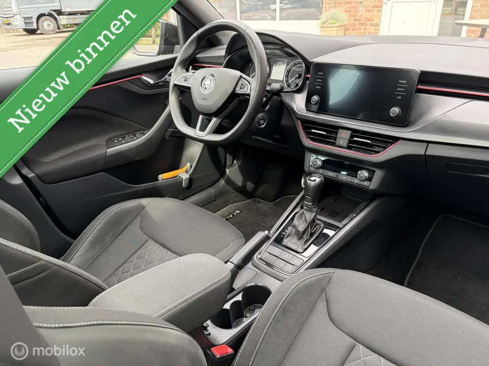 Skoda Scala 1.5 TSI Sport Business uit 2020, foto 3