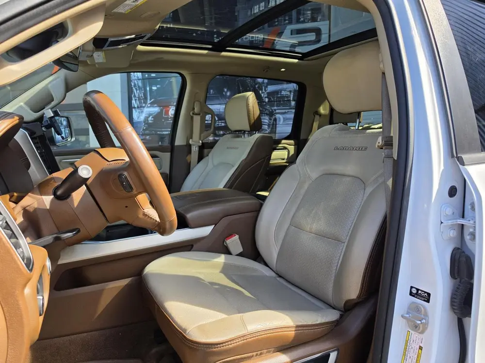 Dodge RAM 5.7 V8 Crew Cab Laramie uit 2021, foto 18