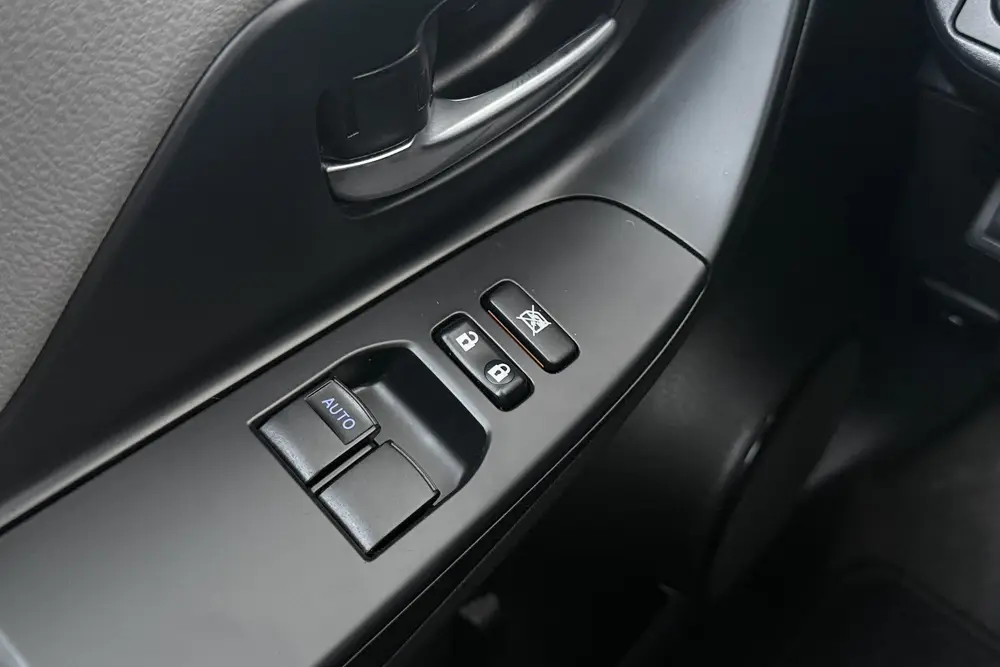 Toyota Yaris 1.5 Aut. Hybrid Dynamic Camera Climate Navi Pri uit 2019, foto 16