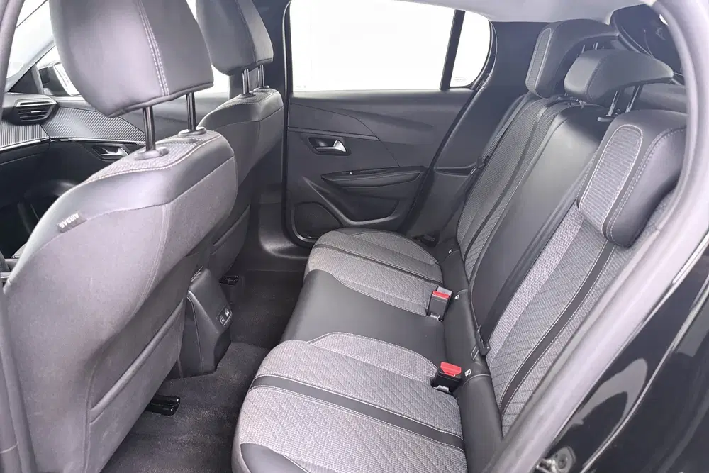 Peugeot 208 1.2T 101 PK Allure Half-Leder Carplay Priv uit 2025, foto 12
