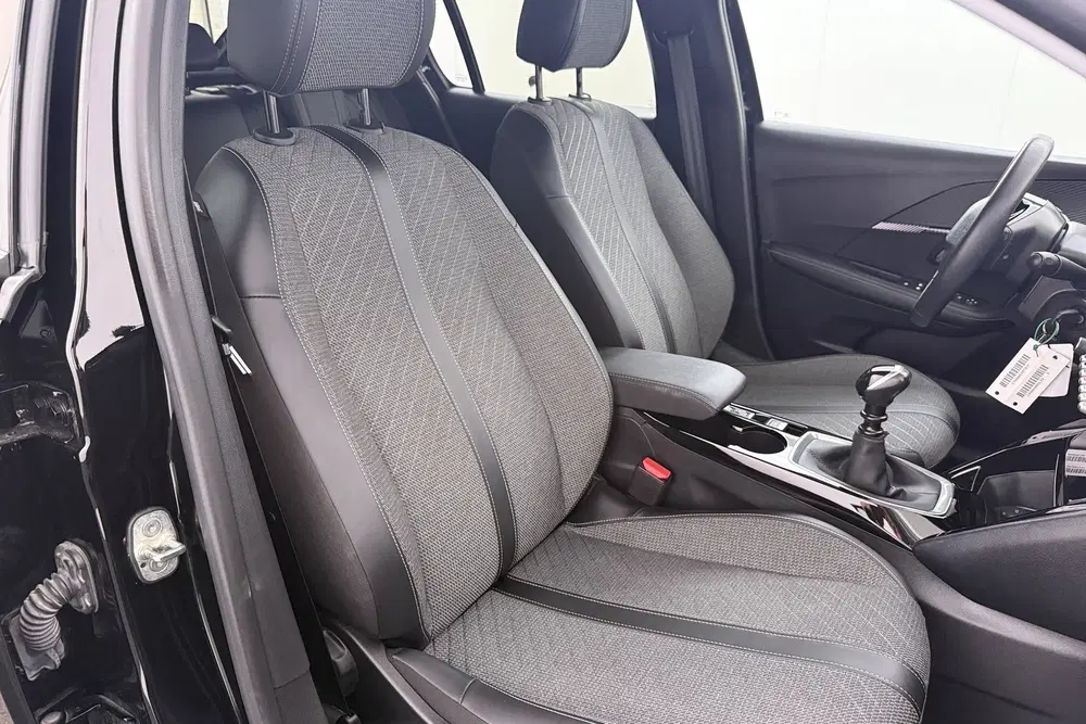 Peugeot 208 1.2T 101 PK Allure Half-Leder Carplay Priv uit 2025, foto 14