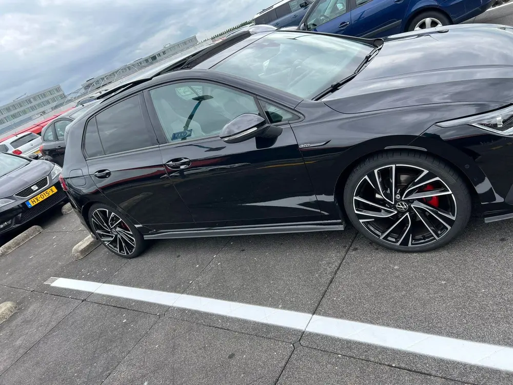 Volkswagen Golf 8 GTD. 2.0D 147KW Dsg7 2021 Zwart uit 2021, foto 2