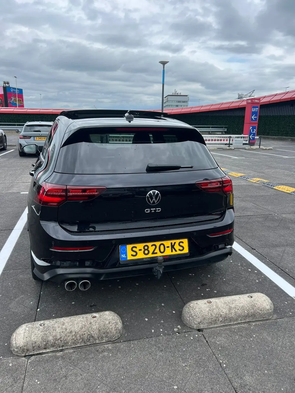 Volkswagen Golf 8 GTD. 2.0D 147KW Dsg7 2021 Zwart uit 2021, foto 3