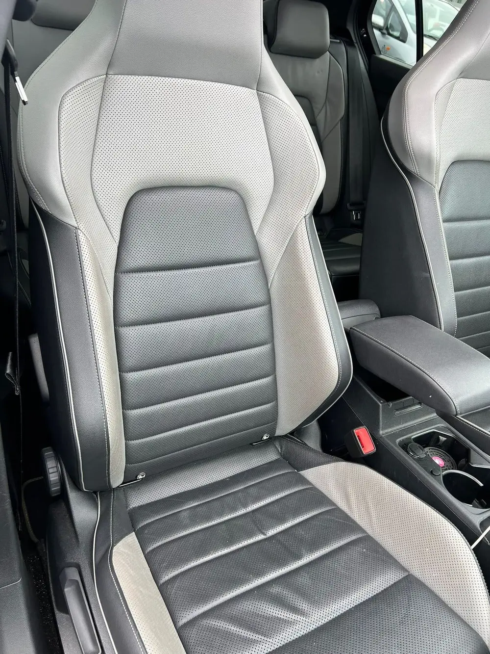 Volkswagen Golf 8 GTD. 2.0D 147KW Dsg7 2021 Zwart uit 2021, foto 7