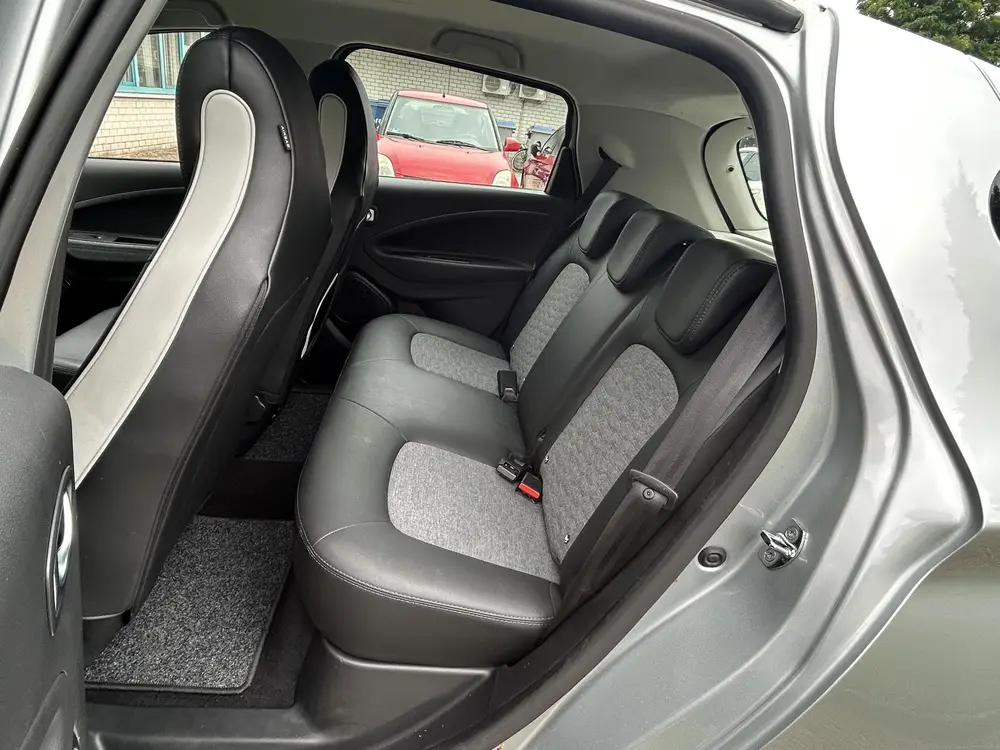 Renault ZOE R135 Zen 52 kWh uit 2020, foto 12