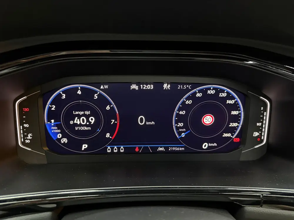 Volkswagen T-Roc 1.5 TSI R-Line Black edition IQ-Pano-keyles uit 2024, foto 14