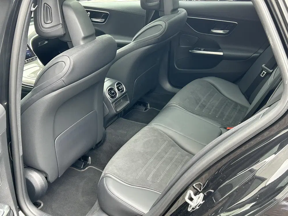Mercedes-Benz C-Klasse 300 e AMG Line uit 2024, foto 12