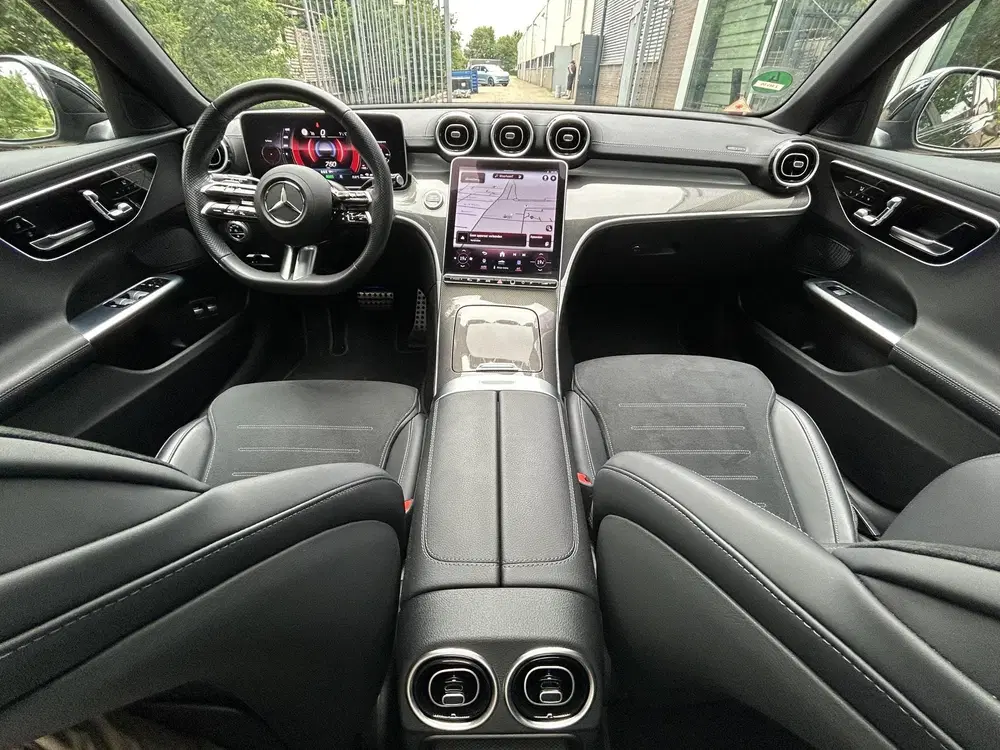 Mercedes-Benz C-Klasse 300 e AMG Line uit 2024, foto 14