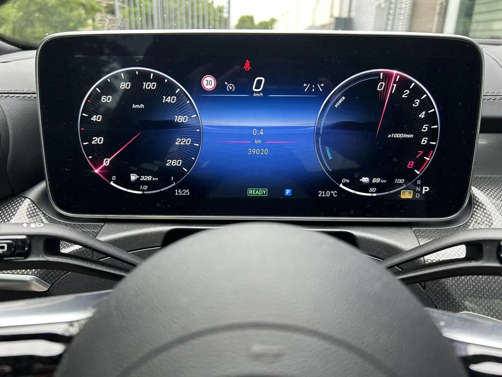 Mercedes-Benz C-Klasse 300 e AMG Line uit 2024, foto 16