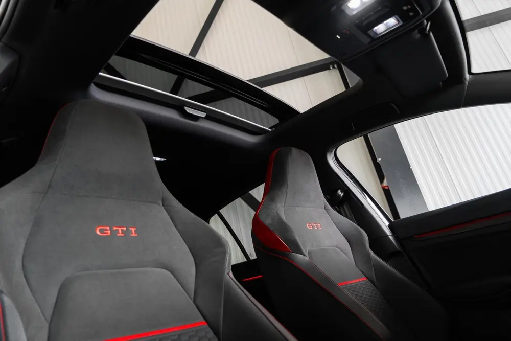 Volkswagen Golf 2.0 TSI GTI Clubsport | Pano | IQ | ACC uit 2023, foto 17