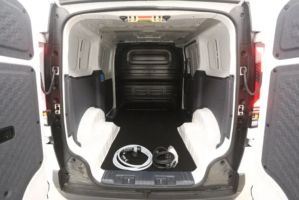 Kia PV5 L2H1 Essential 71.2 kWh uit 2026, foto 3
