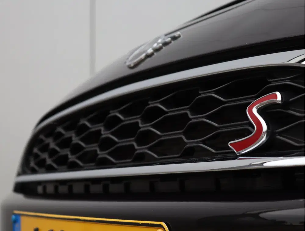 Mini Cabrio 2.0 Cooper S Hammersmith uit 2020, foto 11