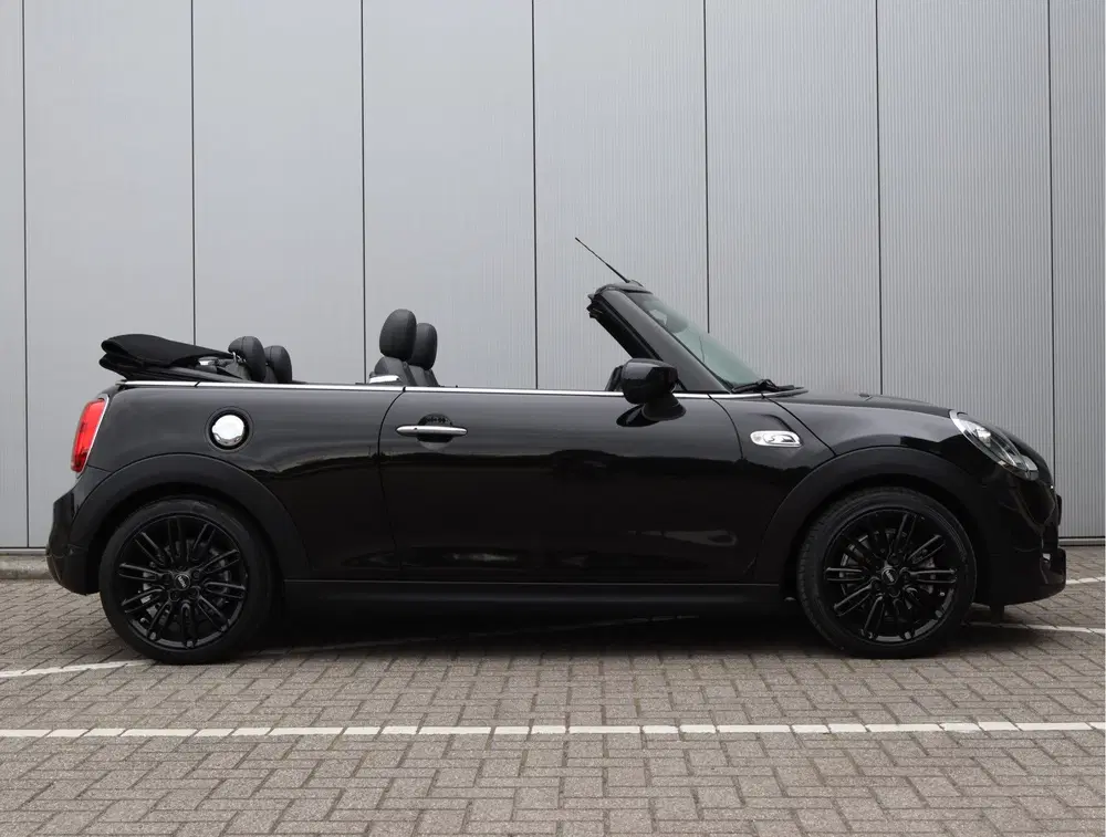 Mini Cabrio 2.0 Cooper S Hammersmith uit 2020, foto 19