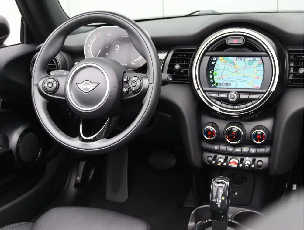 Mini Cabrio 2.0 Cooper S Hammersmith uit 2020, foto 20