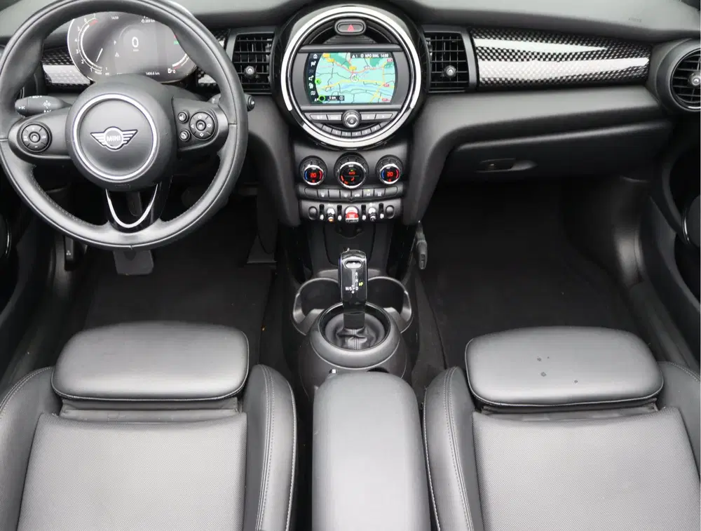 Mini Cabrio 2.0 Cooper S Hammersmith uit 2020, foto 3