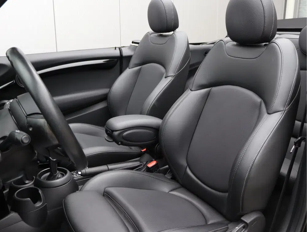 Mini Cabrio 2.0 Cooper S Hammersmith uit 2020, foto 4