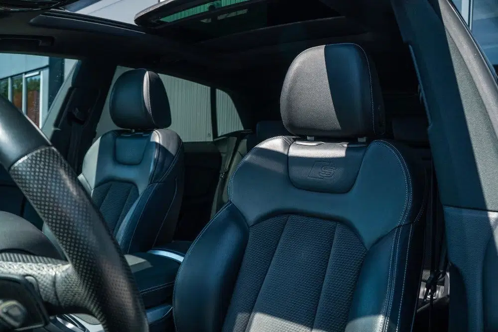 Audi Q8 55 TFSI e uit 2021, foto 15