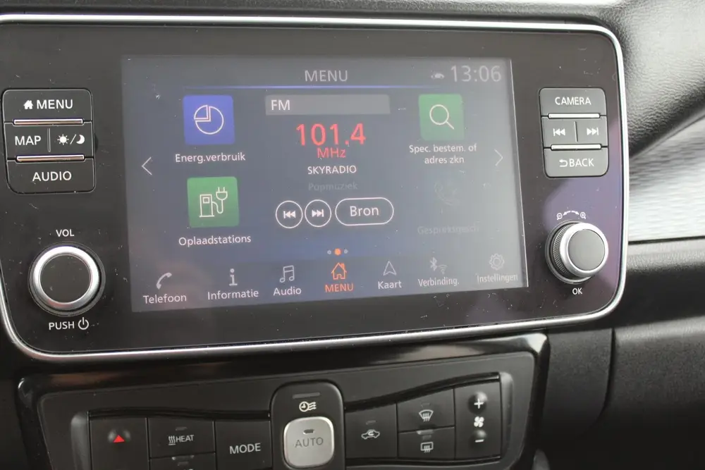 Nissan Leaf Acenta 40 kWh LED MULTI MEDIA KEYLESS CAME uit 2020, foto 11
