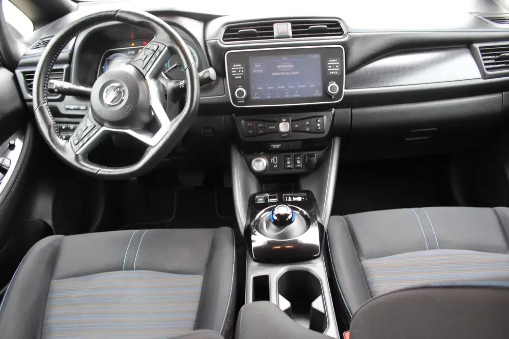 Nissan Leaf Acenta 40 kWh LED MULTI MEDIA KEYLESS CAME uit 2020, foto 2