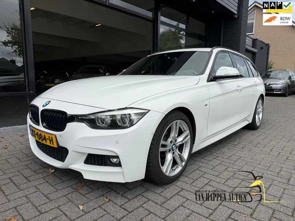 BMW 3-Serie Touring 318i M Sport Edition / apk 8-2027 uit 2019