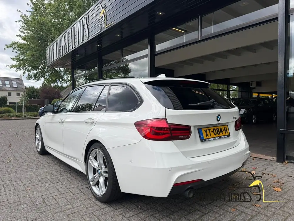 BMW 3-Serie Touring 318i M Sport Edition / apk 8-2027 uit 2019, foto 3