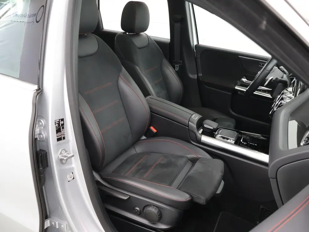 Mercedes-Benz B-Klasse 180 Business Solution AMG uit 2019, foto 10