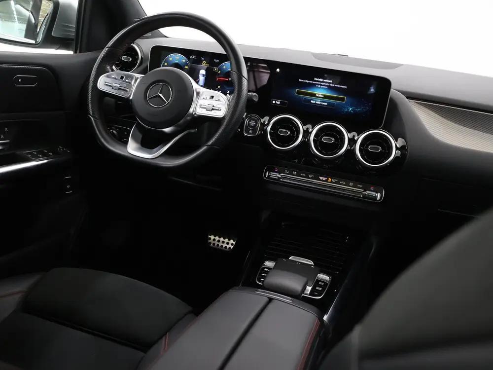 Mercedes-Benz B-Klasse 180 Business Solution AMG uit 2019, foto 9