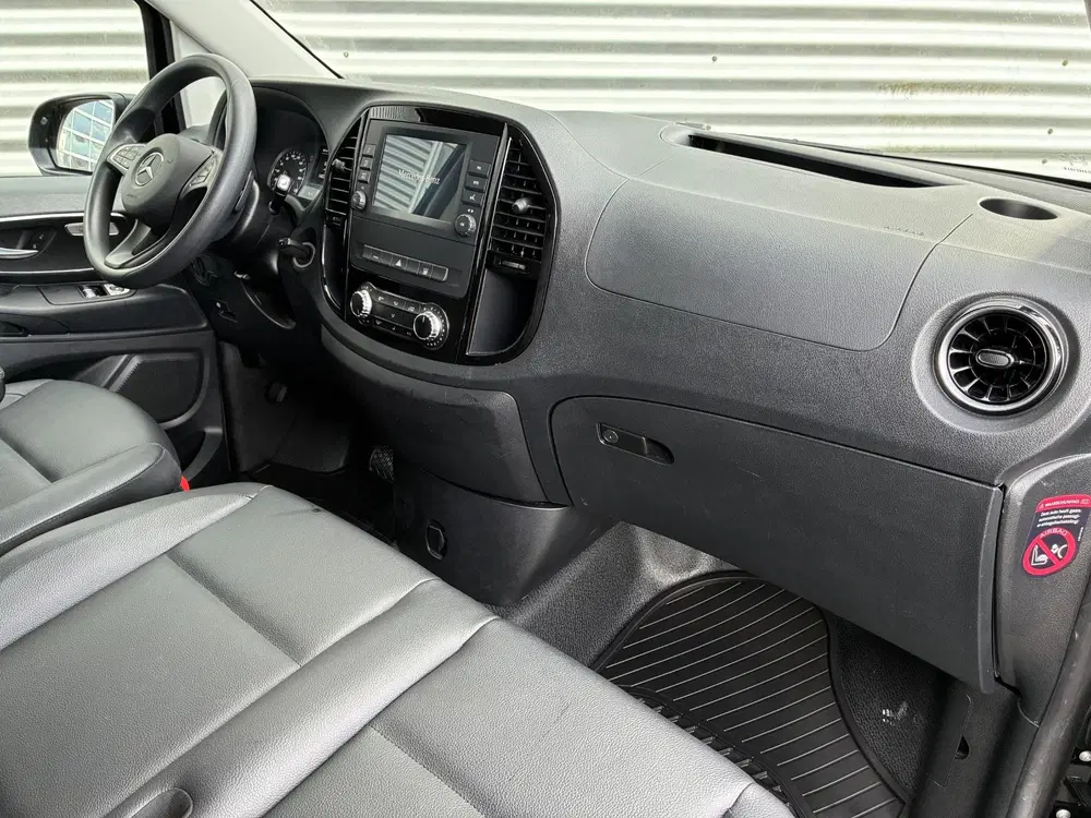 Mercedes-Benz Vito 112 L2 60 kWh uit 2024, foto 3