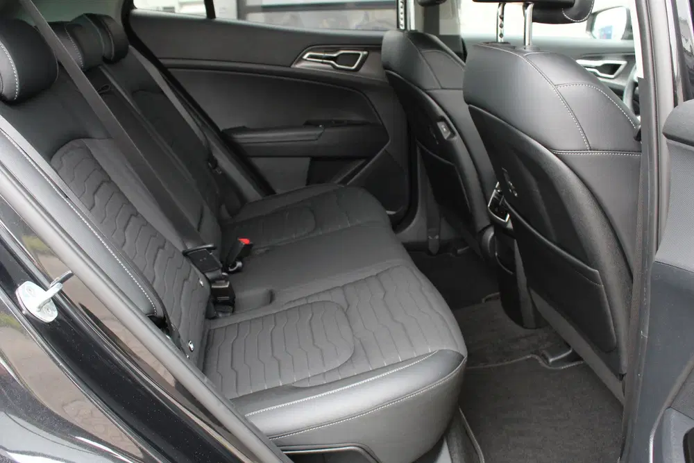 Kia Sportage 1.6 T-GDi Plug-in Hybrid AWD DynamicLine uit 2022, foto 11
