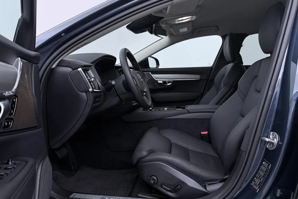 Volvo V90 T6 Plus Dark uit 2025, foto 3