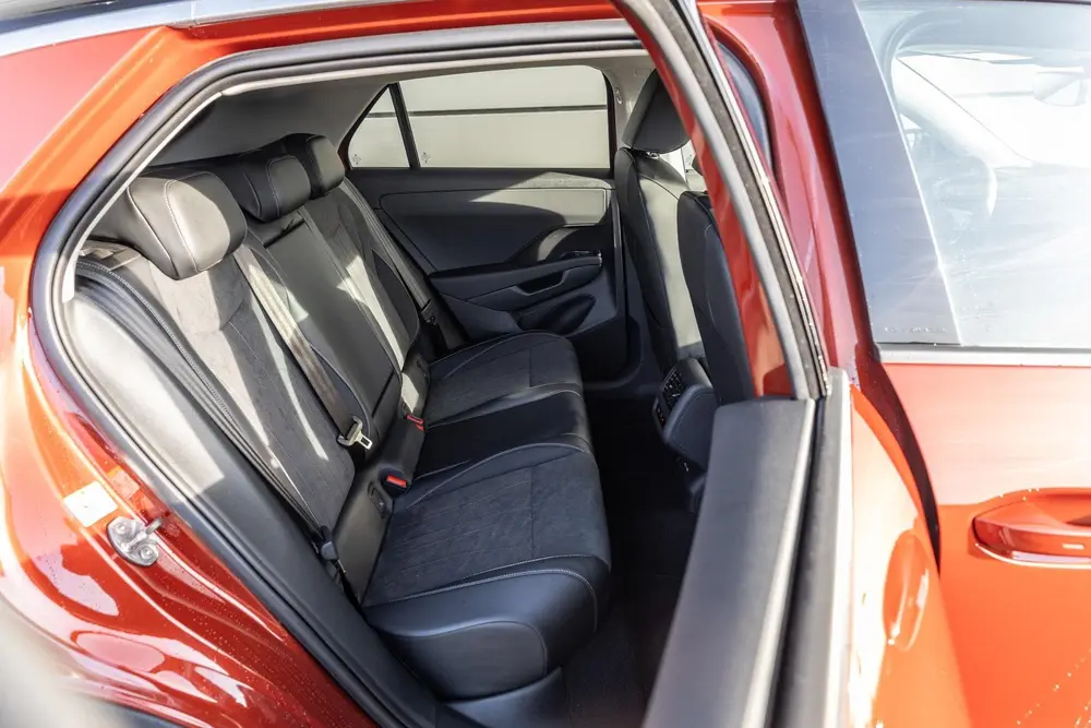 Volkswagen T-Roc 1.5 eTsi 115pk Style First Edition | 19" Ve uit 2026, foto 20