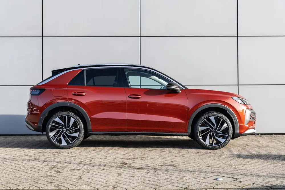 Volkswagen T-Roc 1.5 eTsi 115pk Style First Edition | 19" Ve uit 2026, foto 3