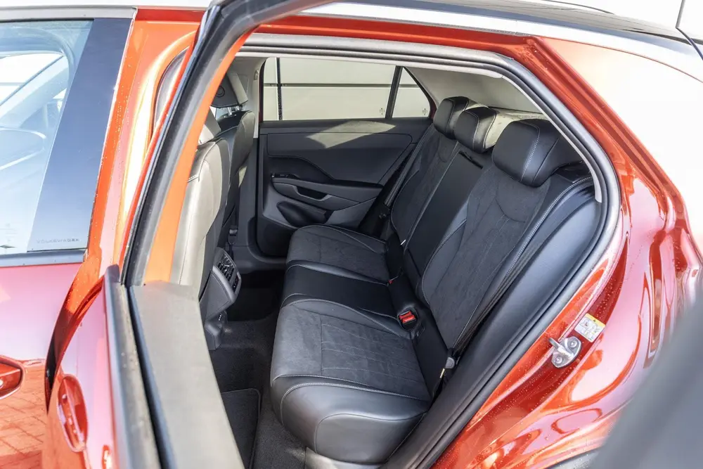 Volkswagen T-Roc 1.5 eTsi 115pk Style First Edition | 19" Ve uit 2026, foto 6
