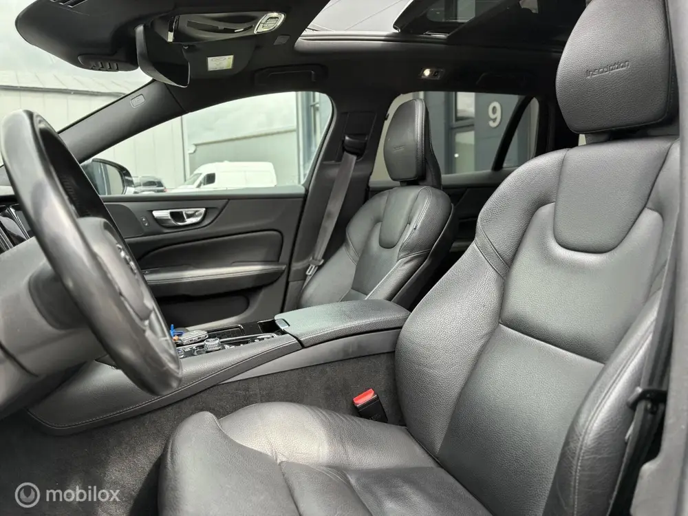 Volvo V60 2.0 T8 Twin Engine AWD Inscription | 391 PK | Pano uit 2019, foto 11