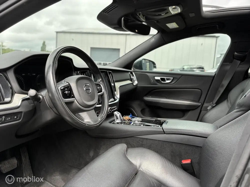 Volvo V60 2.0 T8 Twin Engine AWD Inscription | 391 PK | Pano uit 2019, foto 12