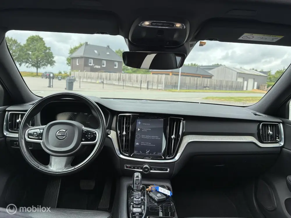 Volvo V60 2.0 T8 Twin Engine AWD Inscription | 391 PK | Pano uit 2019, foto 13