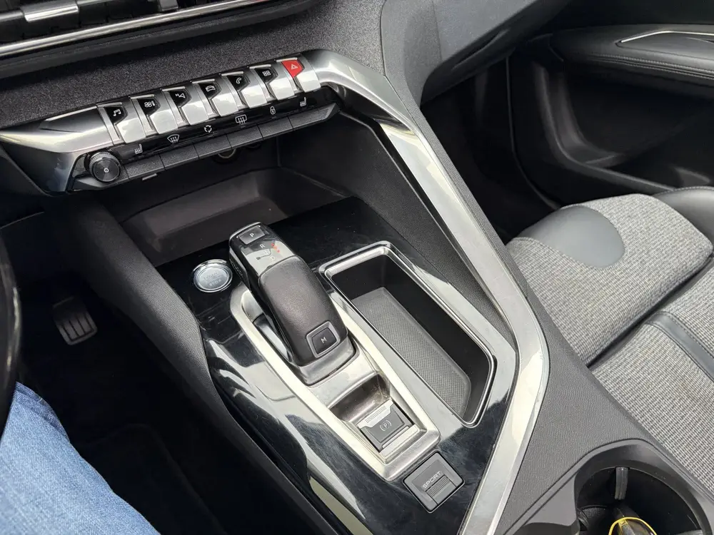 Peugeot 3008 1.2 PureTech Allure / AUTOMAAT / PANORAMADAK / uit 2019, foto 13