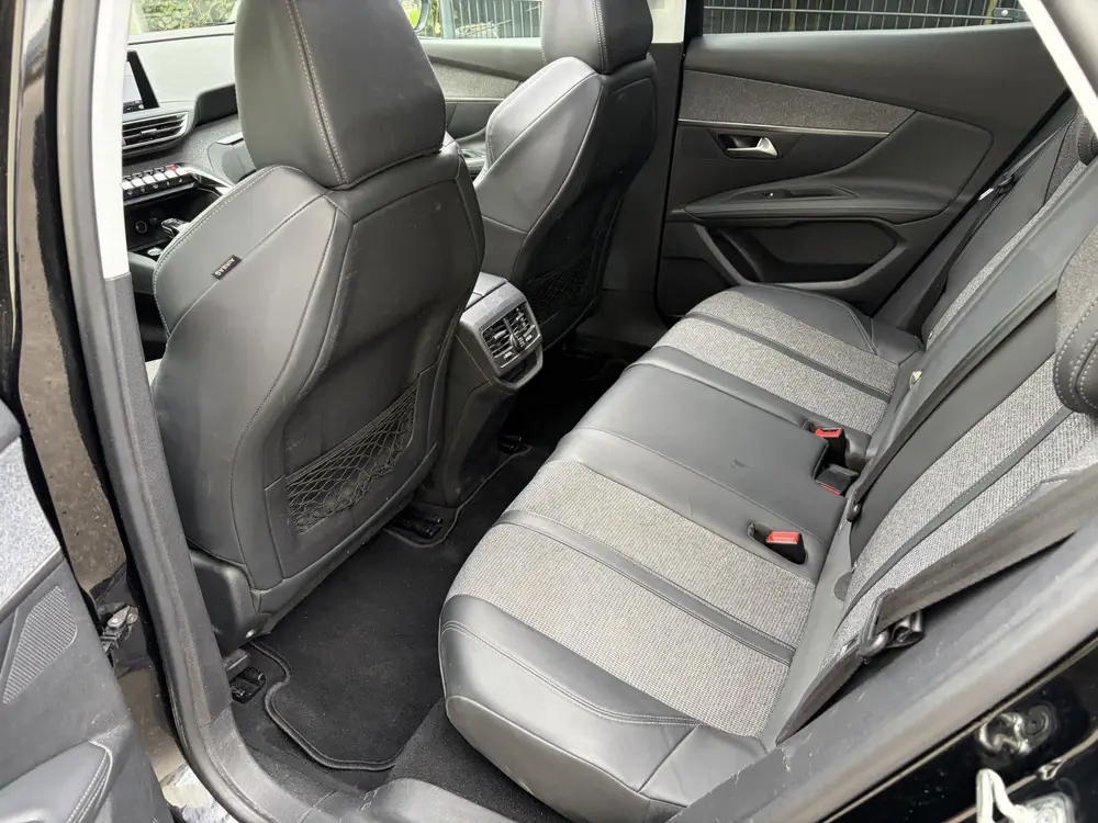 Peugeot 3008 1.2 PureTech Allure / AUTOMAAT / PANORAMADAK / uit 2019, foto 4