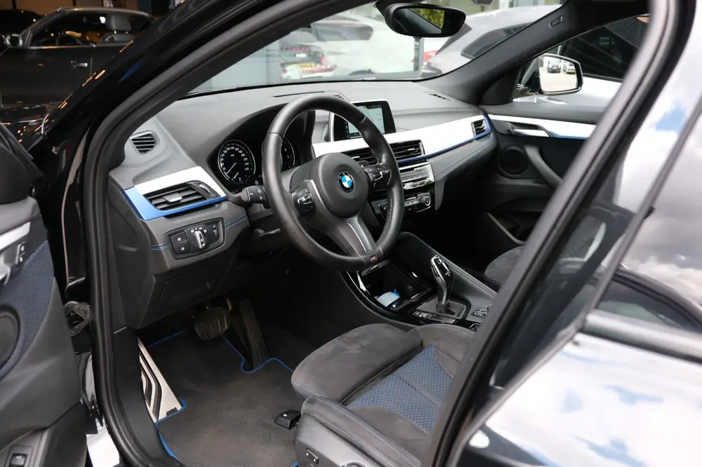 BMW X2 1.8i sDrive *M-Pakket* 103dkm M-Sportinterieur/Navi/" uit 2019, foto 2