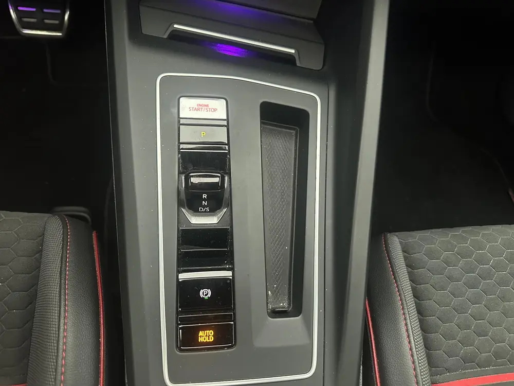 Volkswagen Golf 2.0 TSI GTI 45 Jahre PANO HARMAN KARDON uit 2022, foto 17