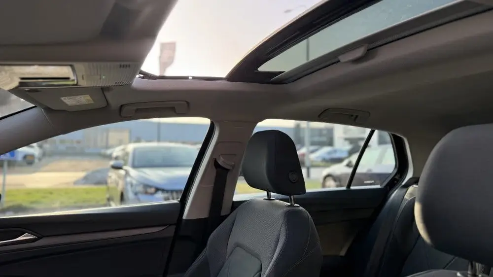 Volkswagen Golf 1.4 eHybrid | Pano | Navi | Virtual Cockpit uit 2022, foto 11