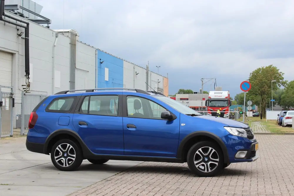 Dacia Logan MCV 1.0 TCe Bi-Fuel Stepway Serie Limitee 15th A uit 2020, foto 2