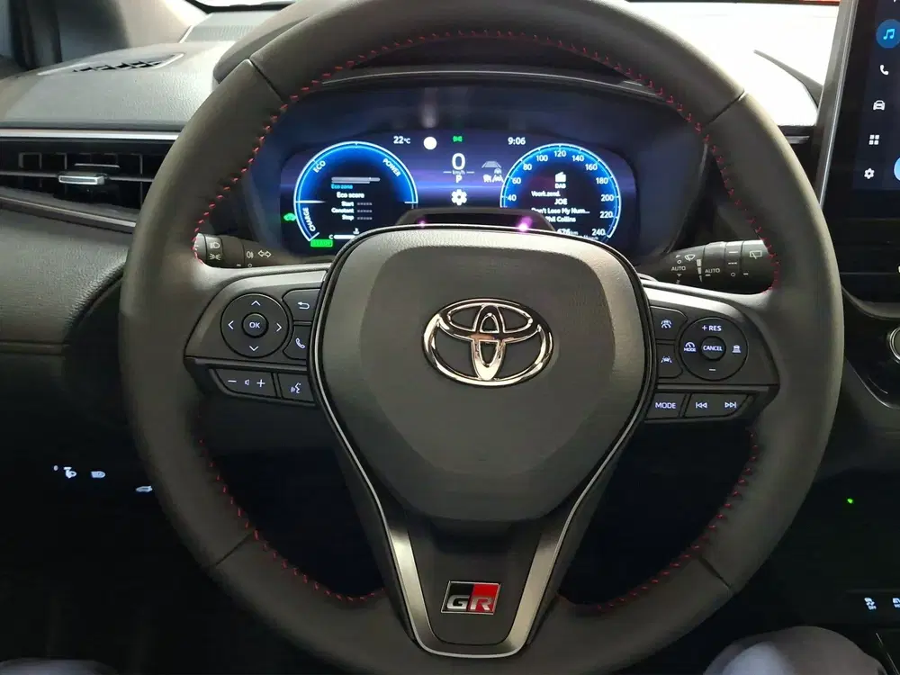 Toyota Corolla Cross Hybrid 180 GR Sport (bj 2026) uit 2026, foto 17
