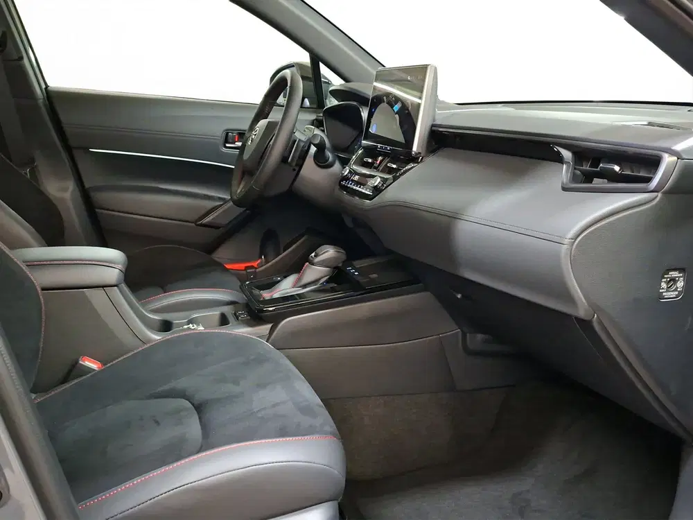 Toyota Corolla Cross Hybrid 180 GR Sport (bj 2026) uit 2026, foto 18